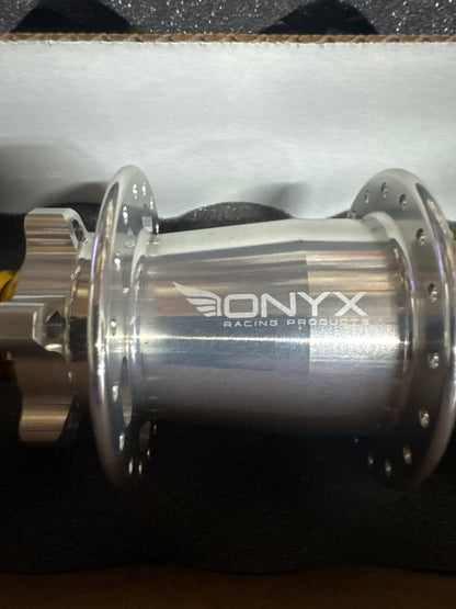 Onyx Hubs Clear