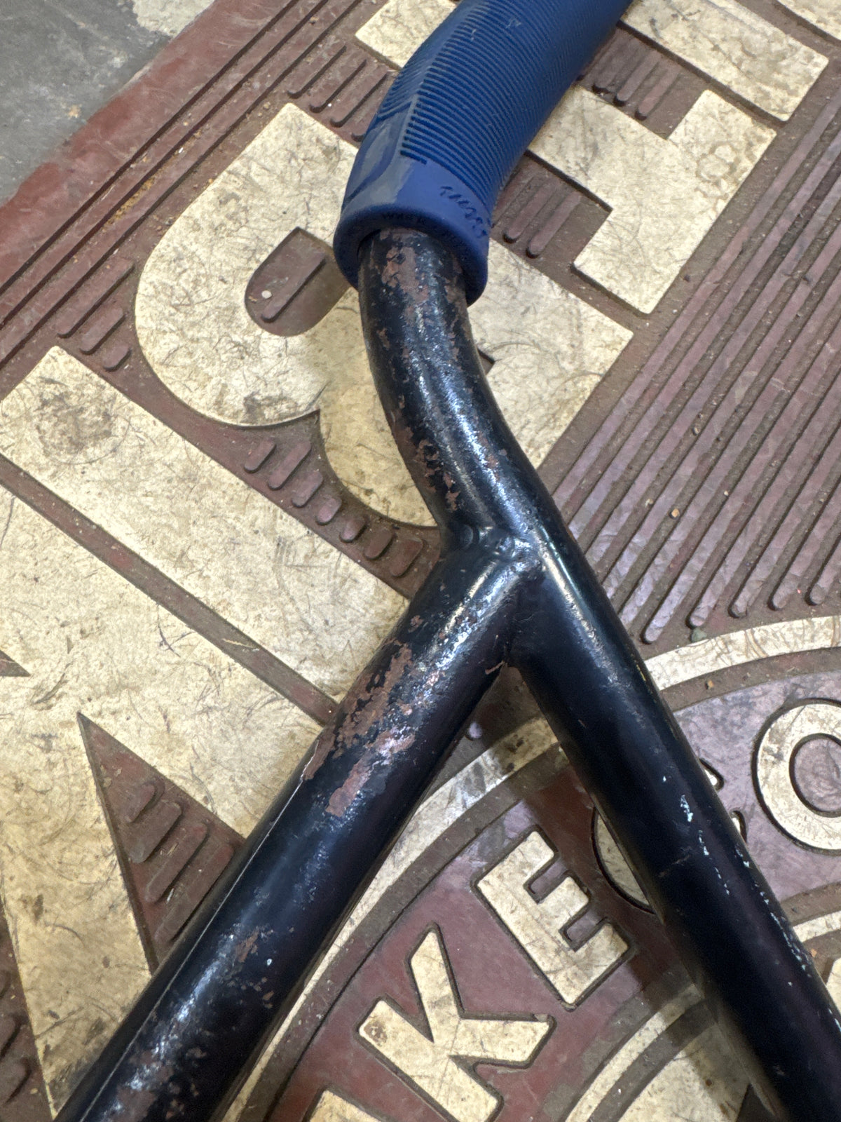 sunday oem bars w/ blue hoder grips