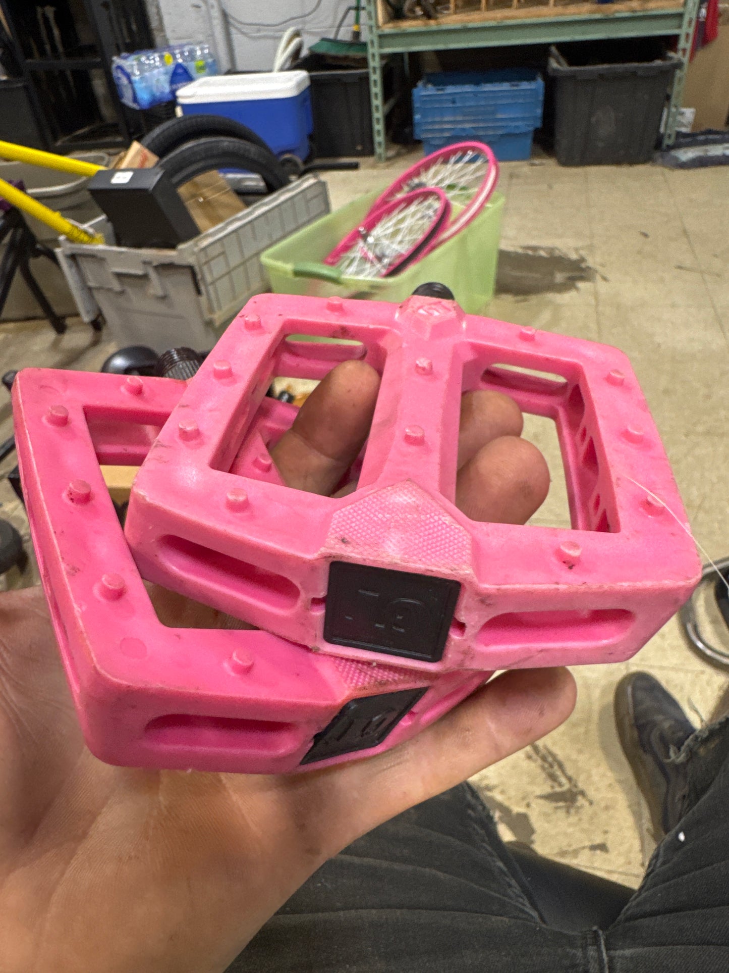 Gt logo pedals 9/16 pink