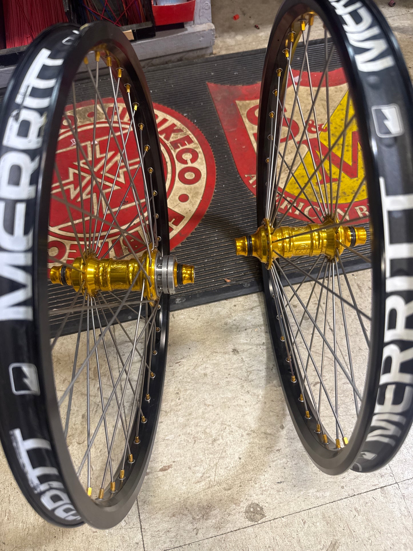 Profile mini hubs x 20” sun envy w/ titanium
