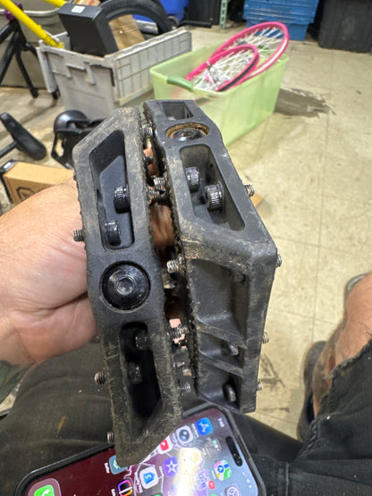 Alienation foot fetish pedal black