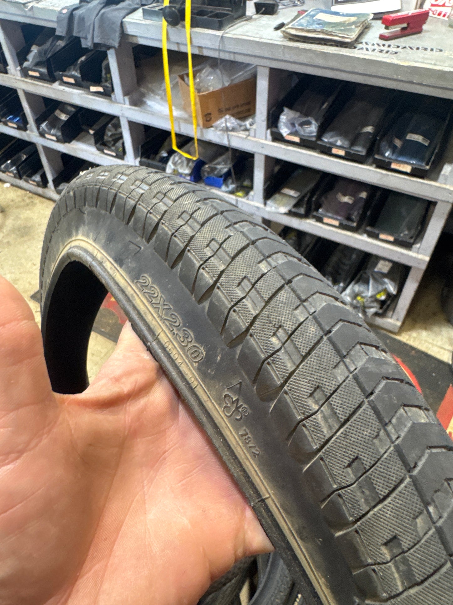 Wise gmd 22x2.30 tire
