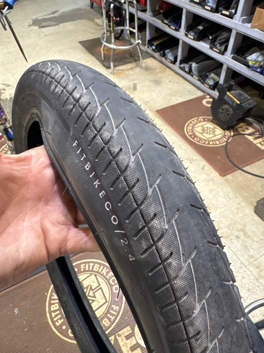 Fit bike co 20x2.40 tire