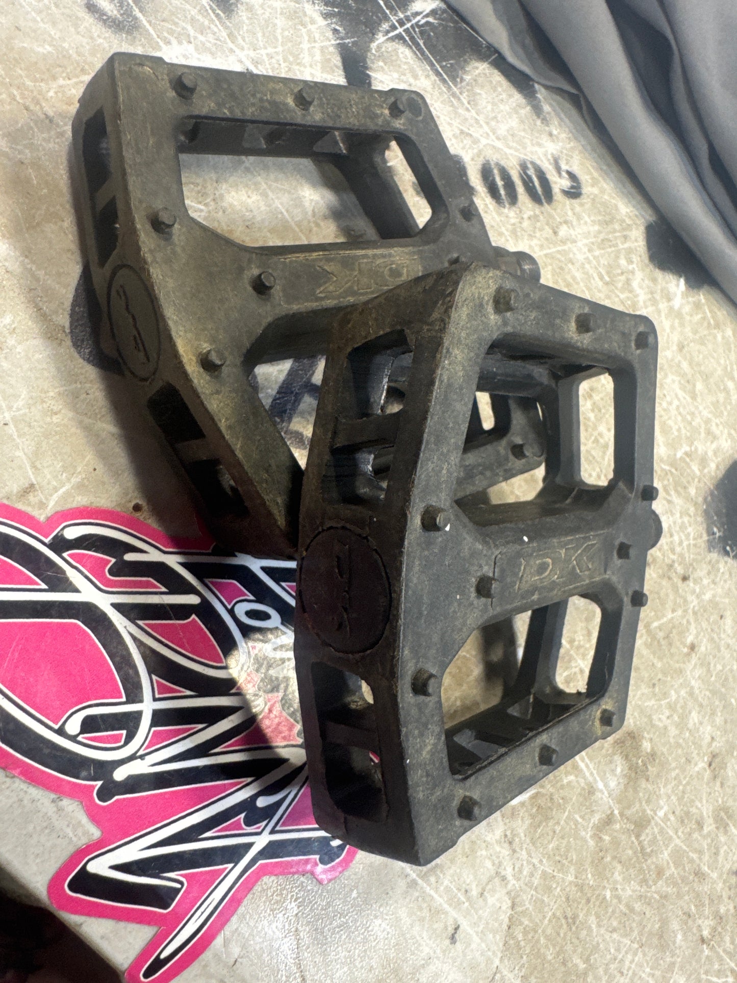 Dk plastic pedals 9/16