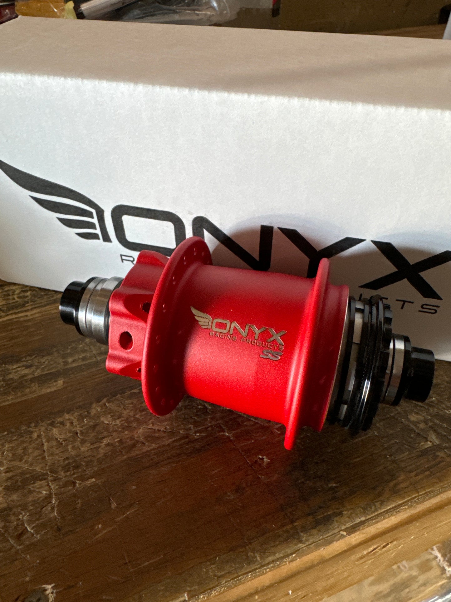 Onyx Hubs Cotm Matte red