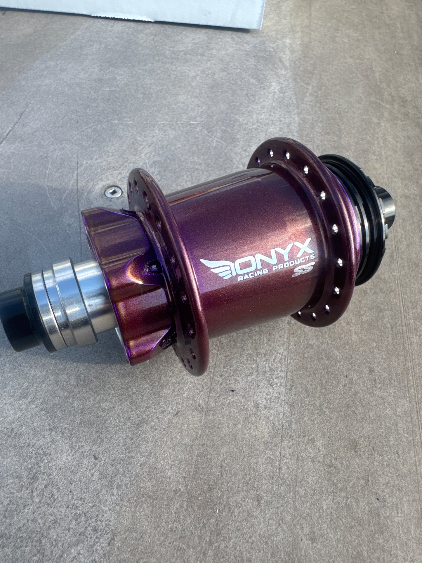 Onyx Hubs Cotm Gummy Berry Juice