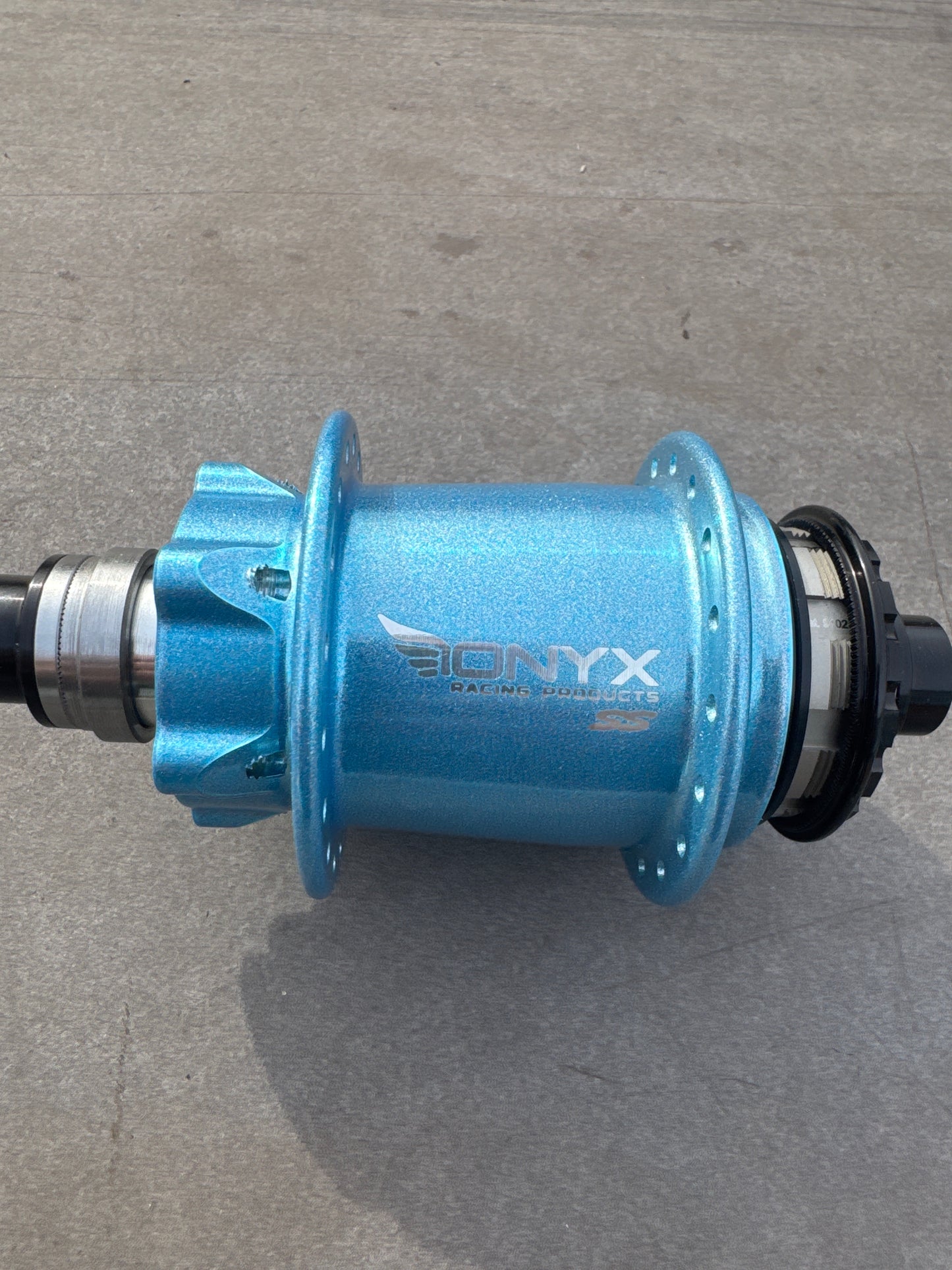 Onyx Hubs Cotm snow cone blue