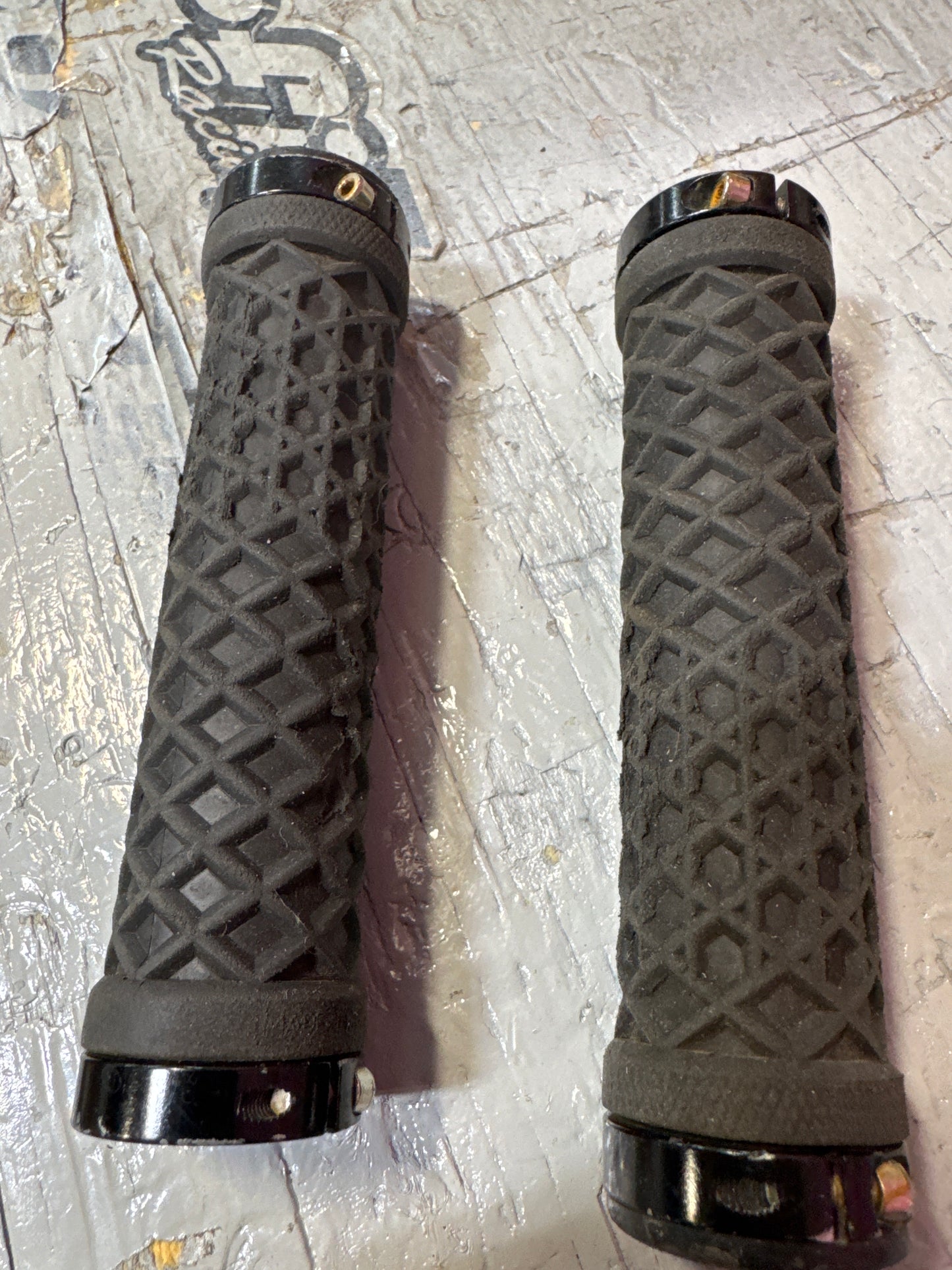 odi vans lock on grips