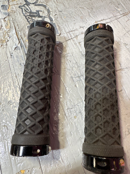 odi vans lock on grips