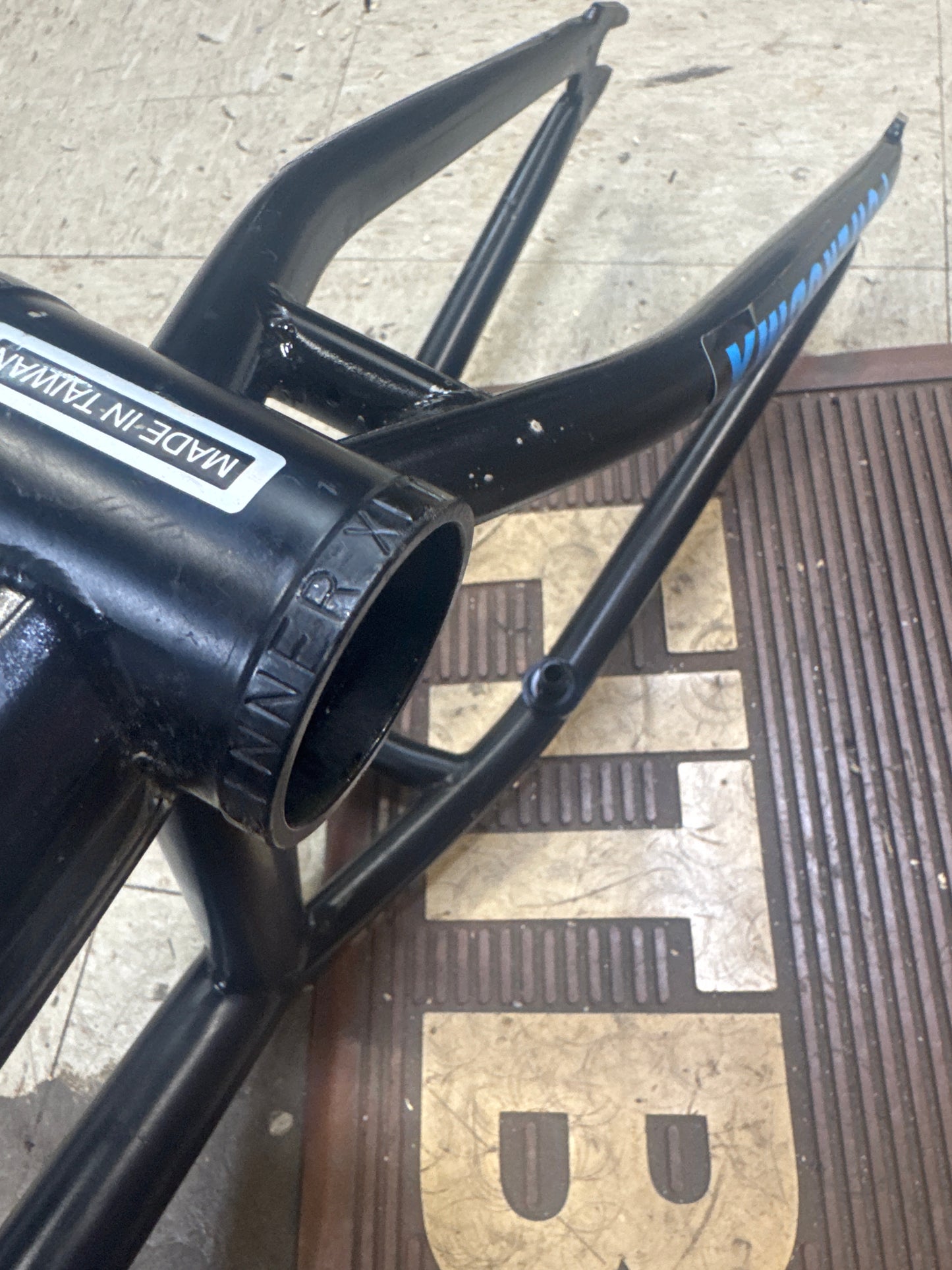 stolen sinner xlt frame 21”tt
