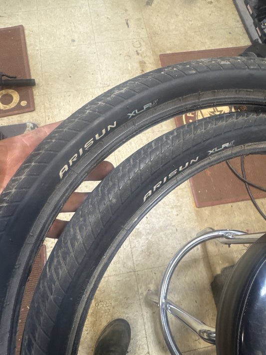 Arisun xlr8 20x1.75 tires pair