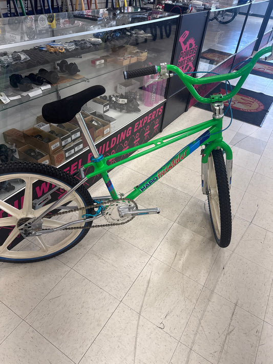 Haro master 24” lineage complete bmx green