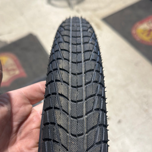 Kenda kontact tire