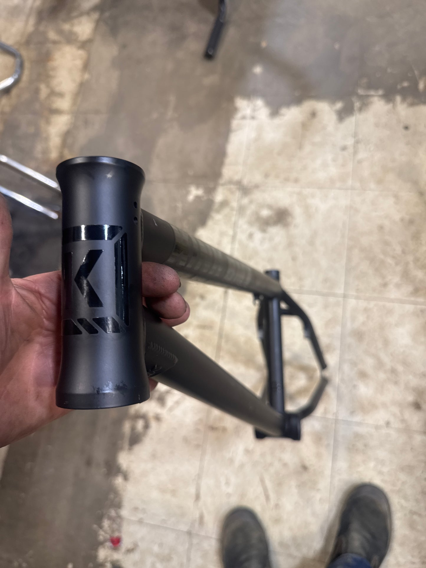 Brand new kink whip xl frame