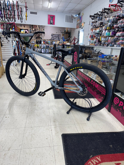 Throne Goon 29” Wheelie Bike
