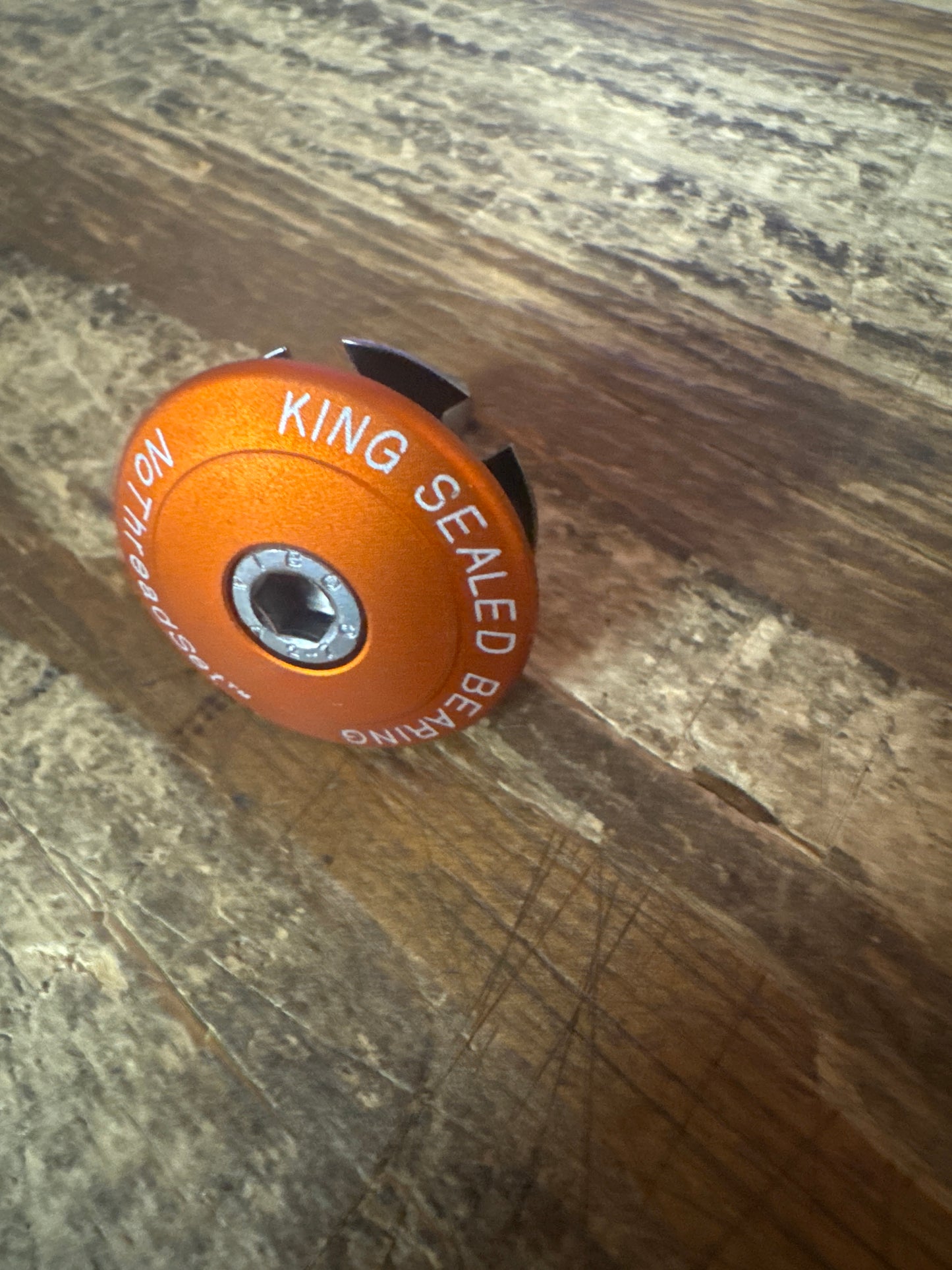 chris king top cap/star nut 11/8