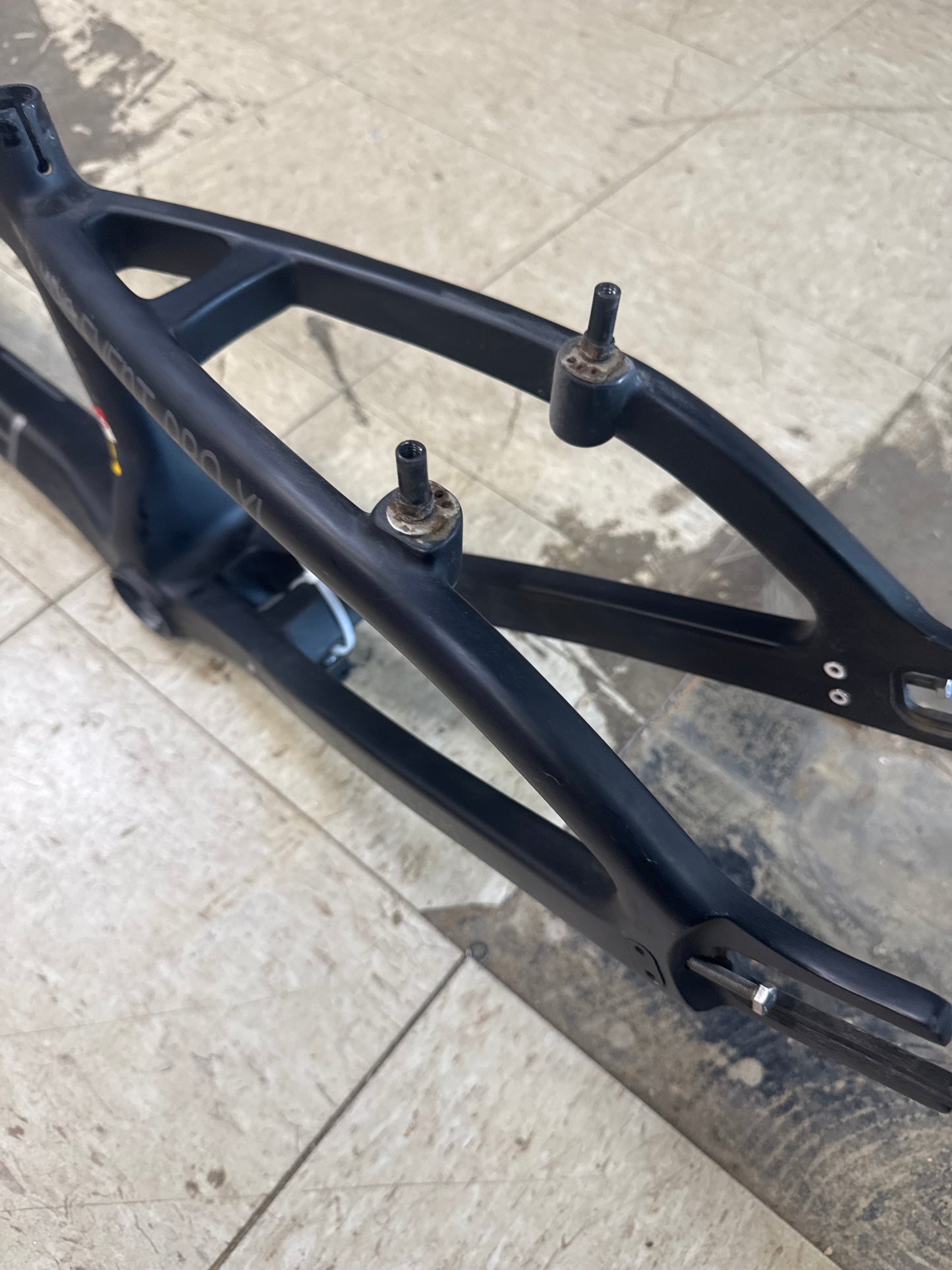 Truth pro xl 21.25 carbon frame