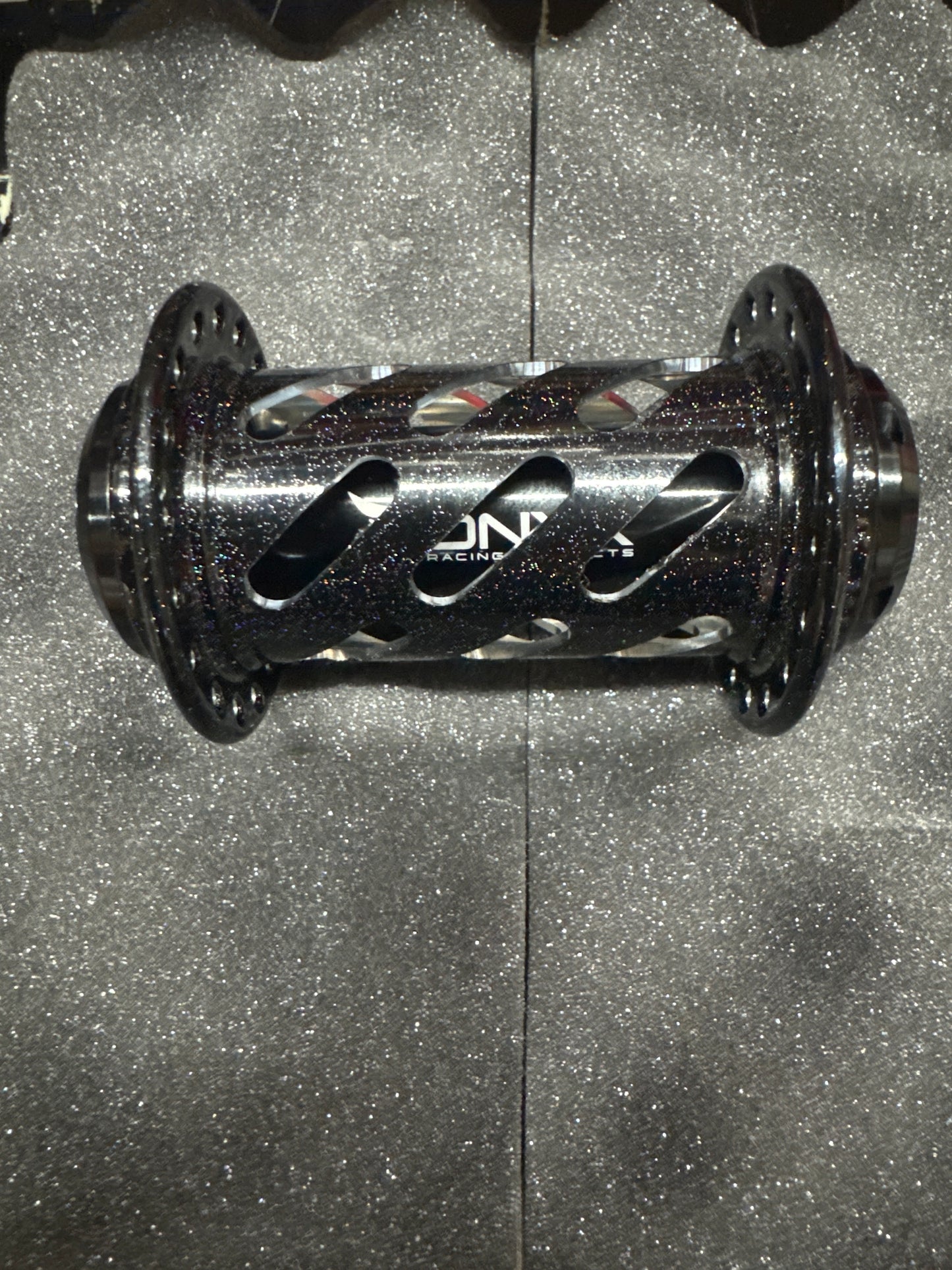 Onyx Hubs Black Aura