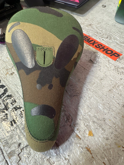 Rant pivotal seat