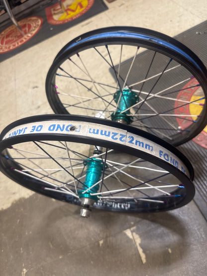 Profile mini hubs x 18” black sheep rims