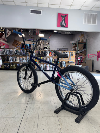 Kink launch bmx bike