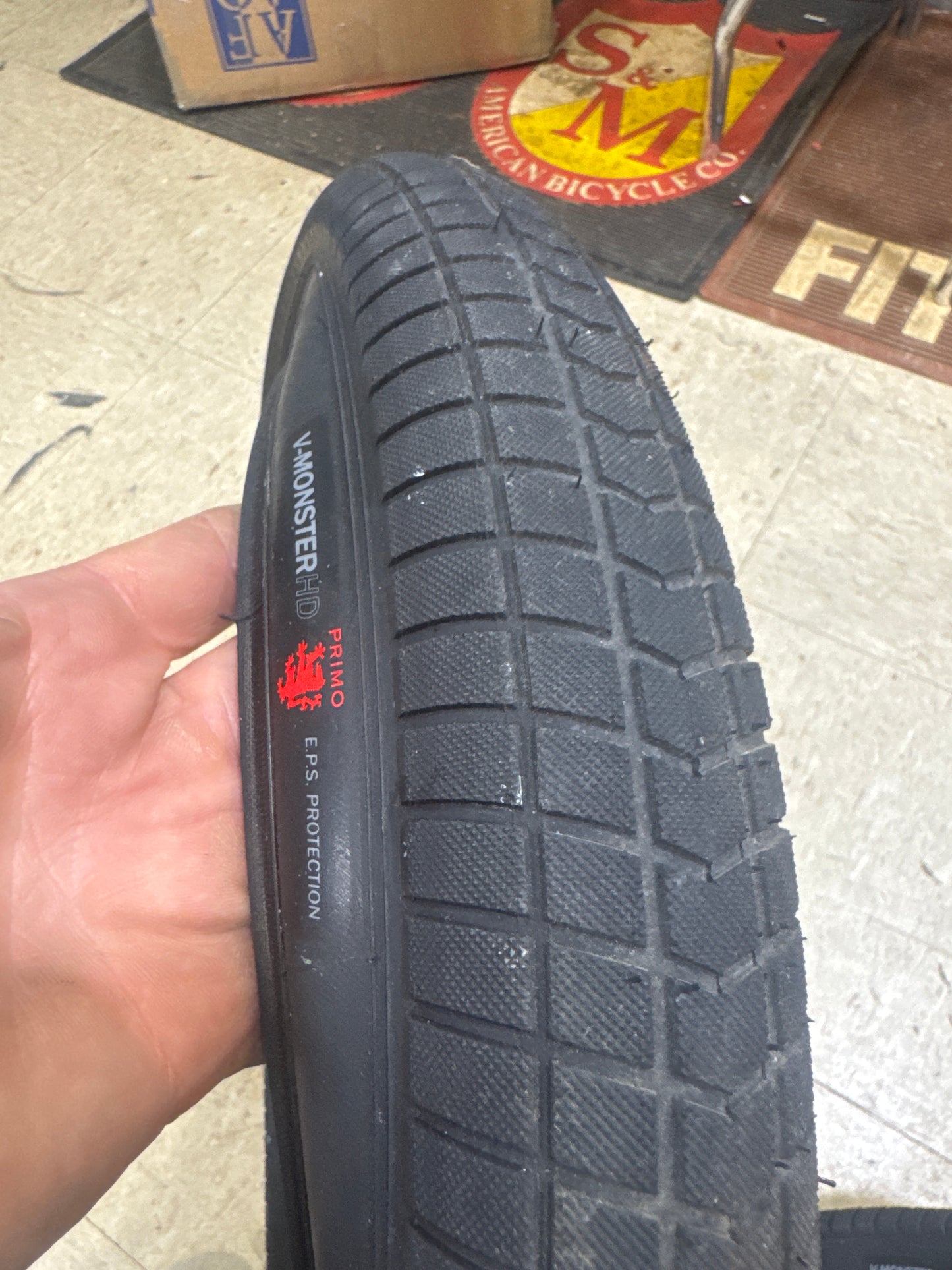 Primo v monster tire 20x2.40
