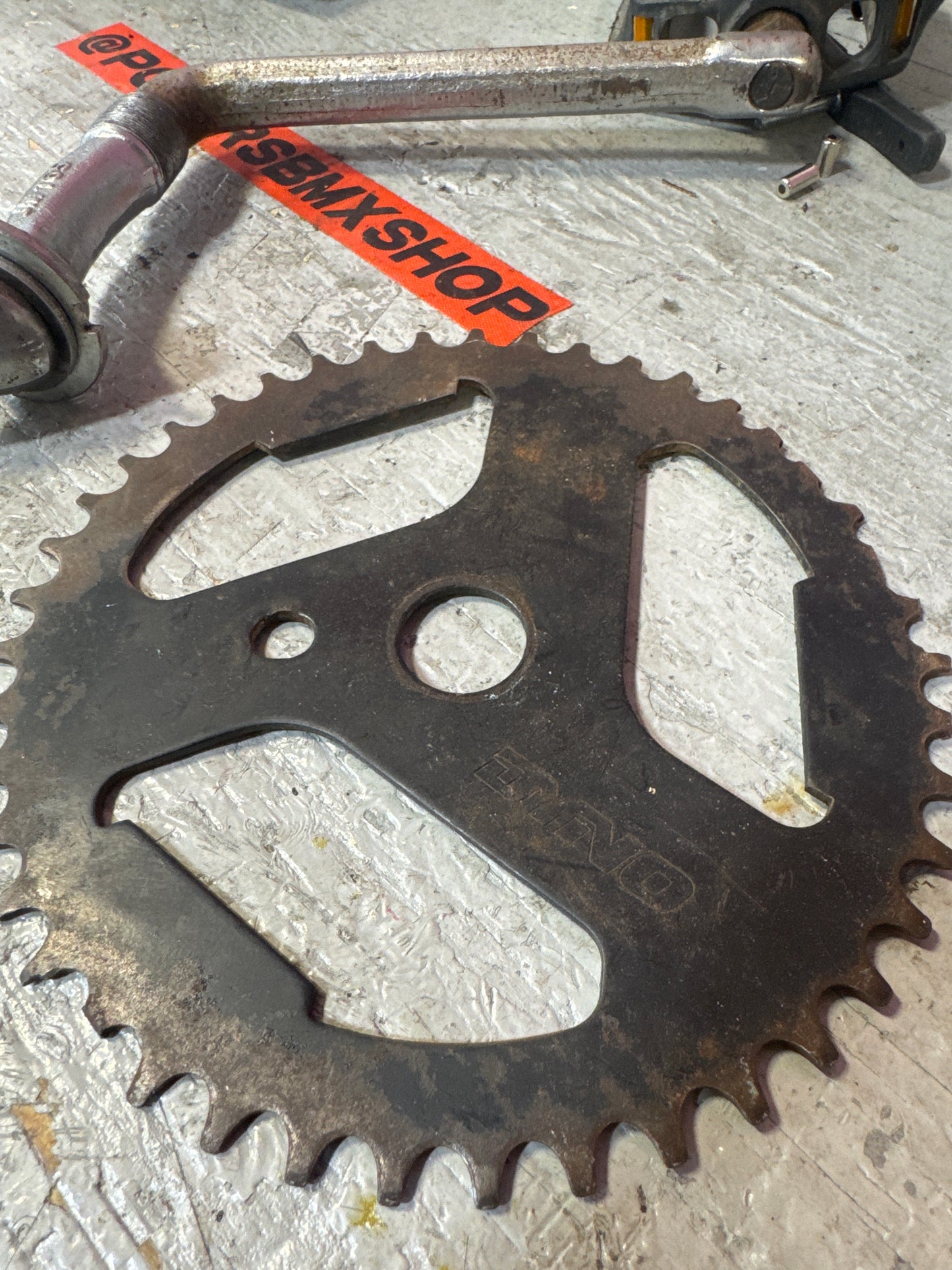 Gt mid school cranks/pedals/sprocket