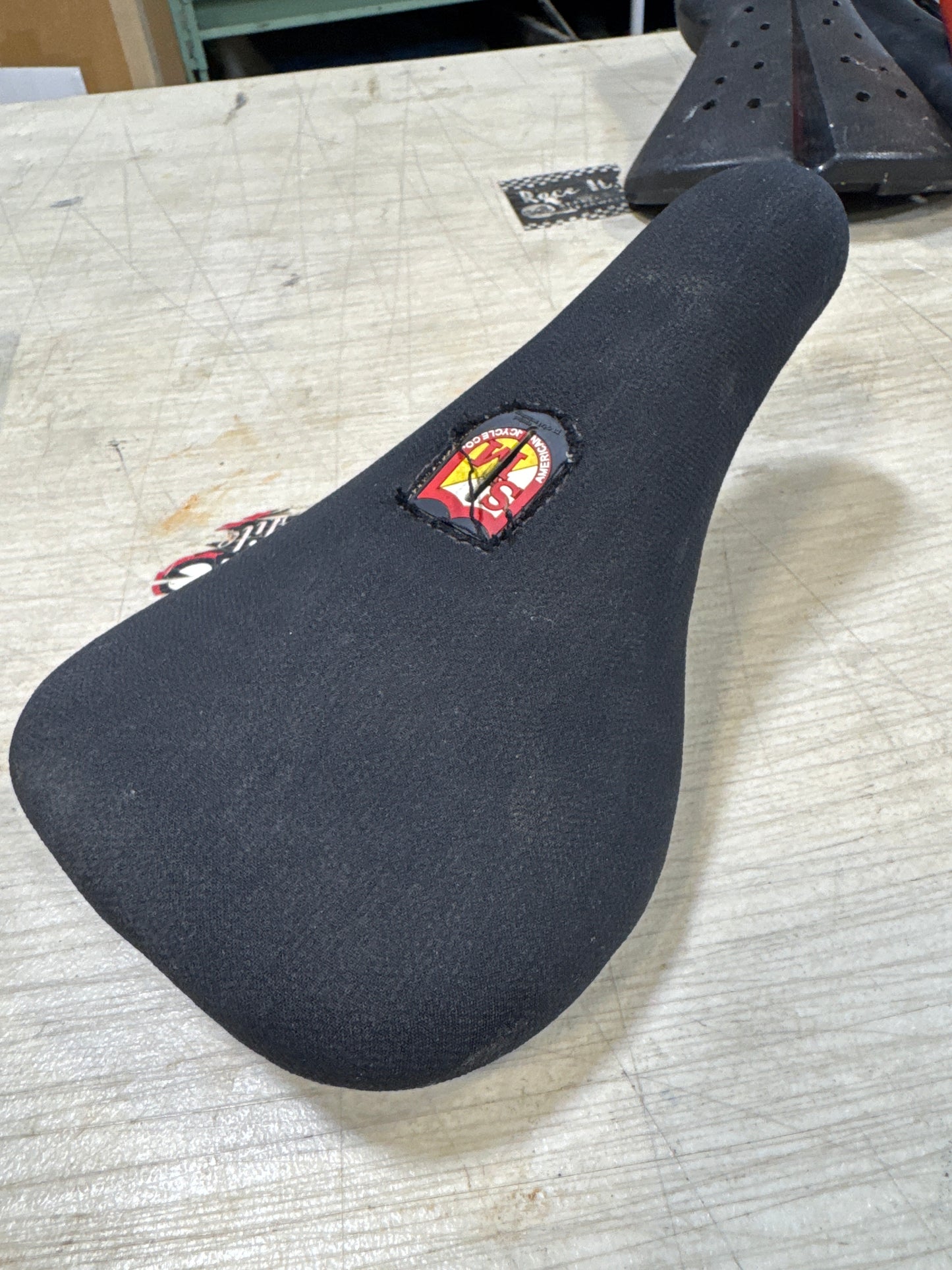 s&m pivotal seat