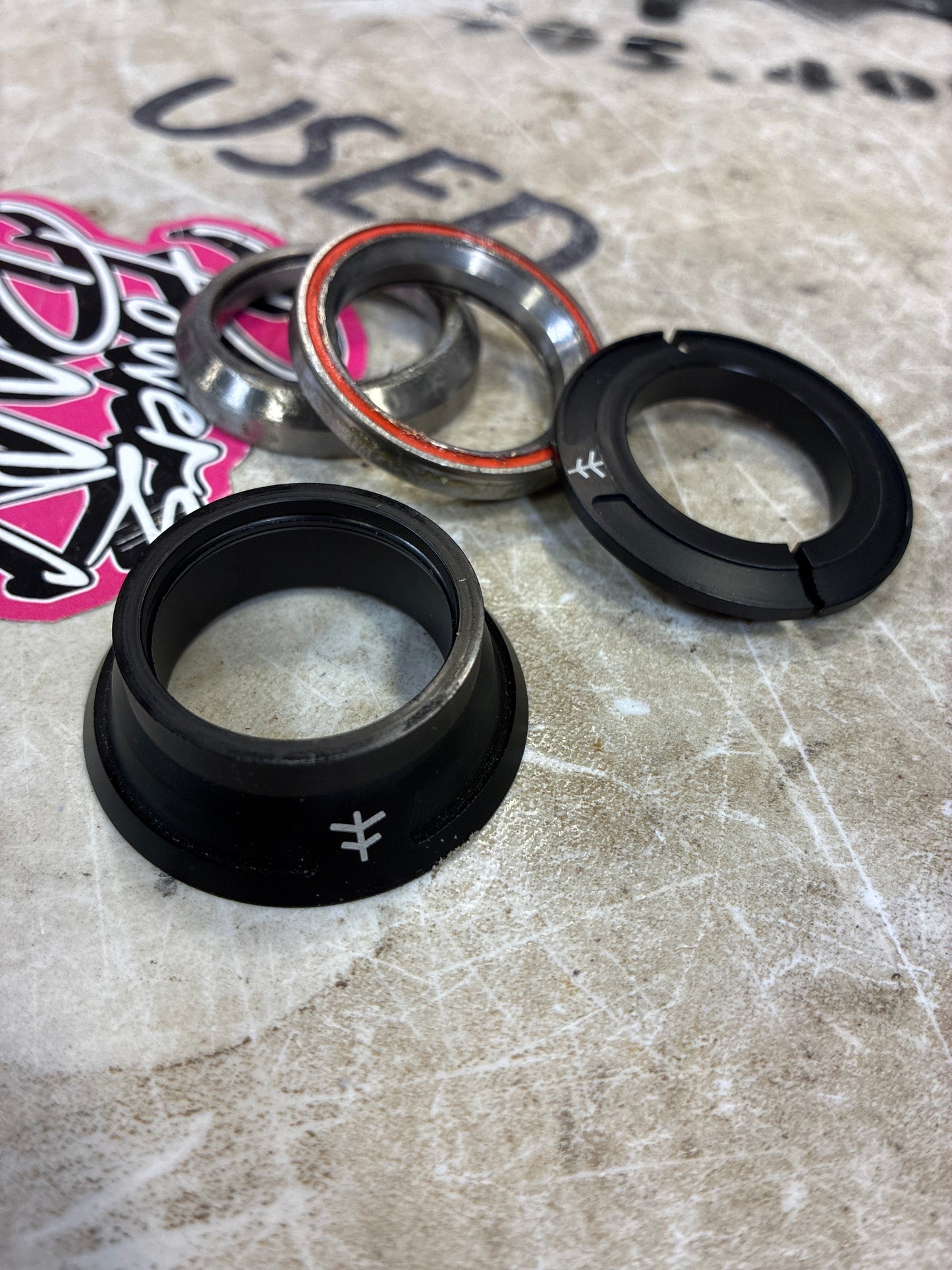 fly bikes integrated headset