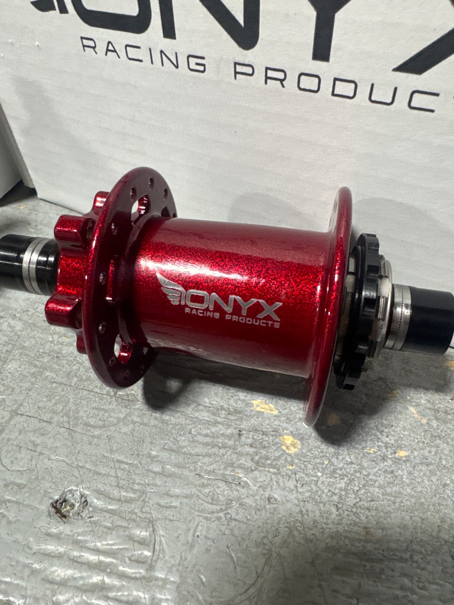Onyx Hubs Cotm Fractured Cherry