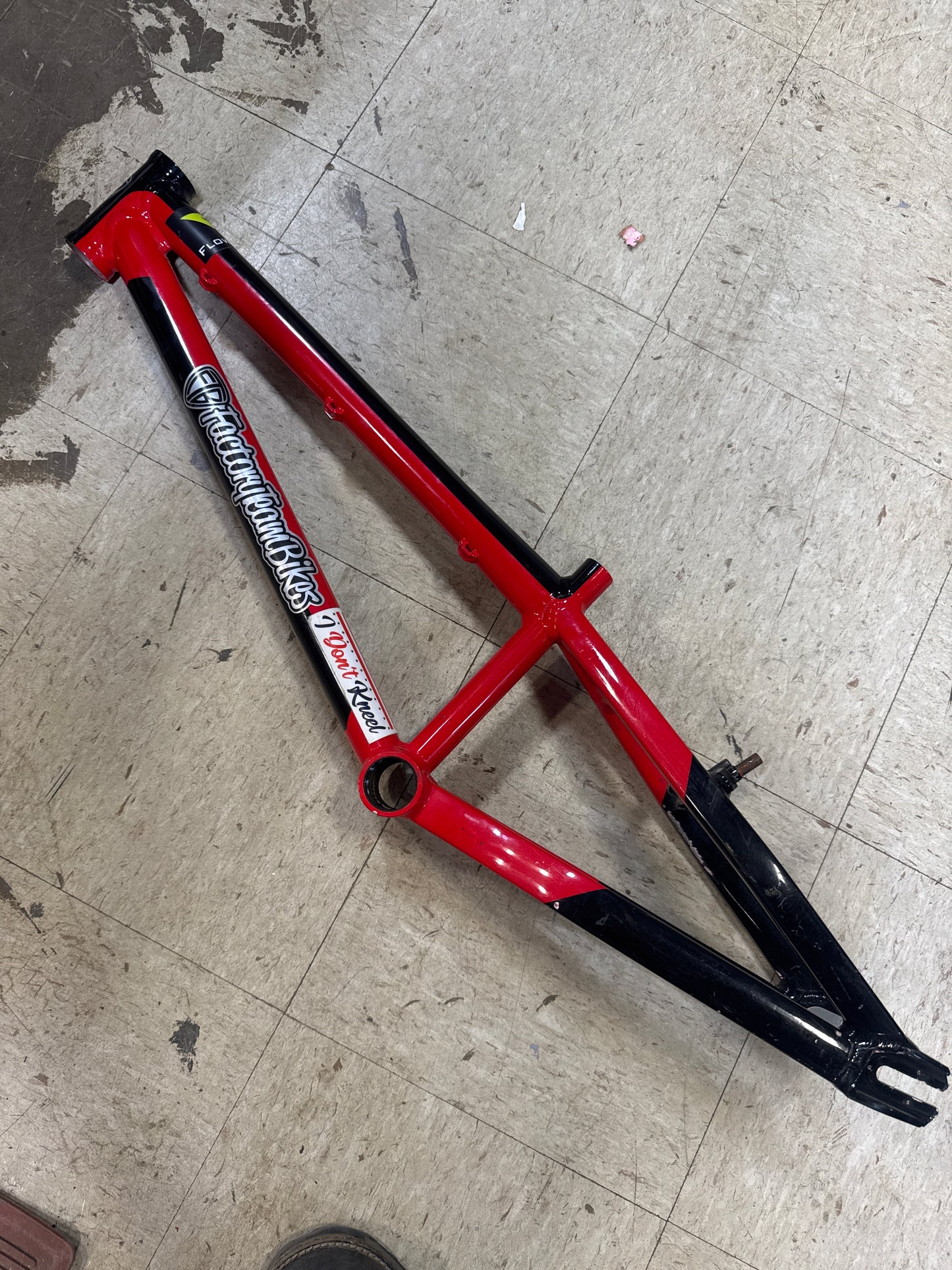 Factory team bikes junior 20”