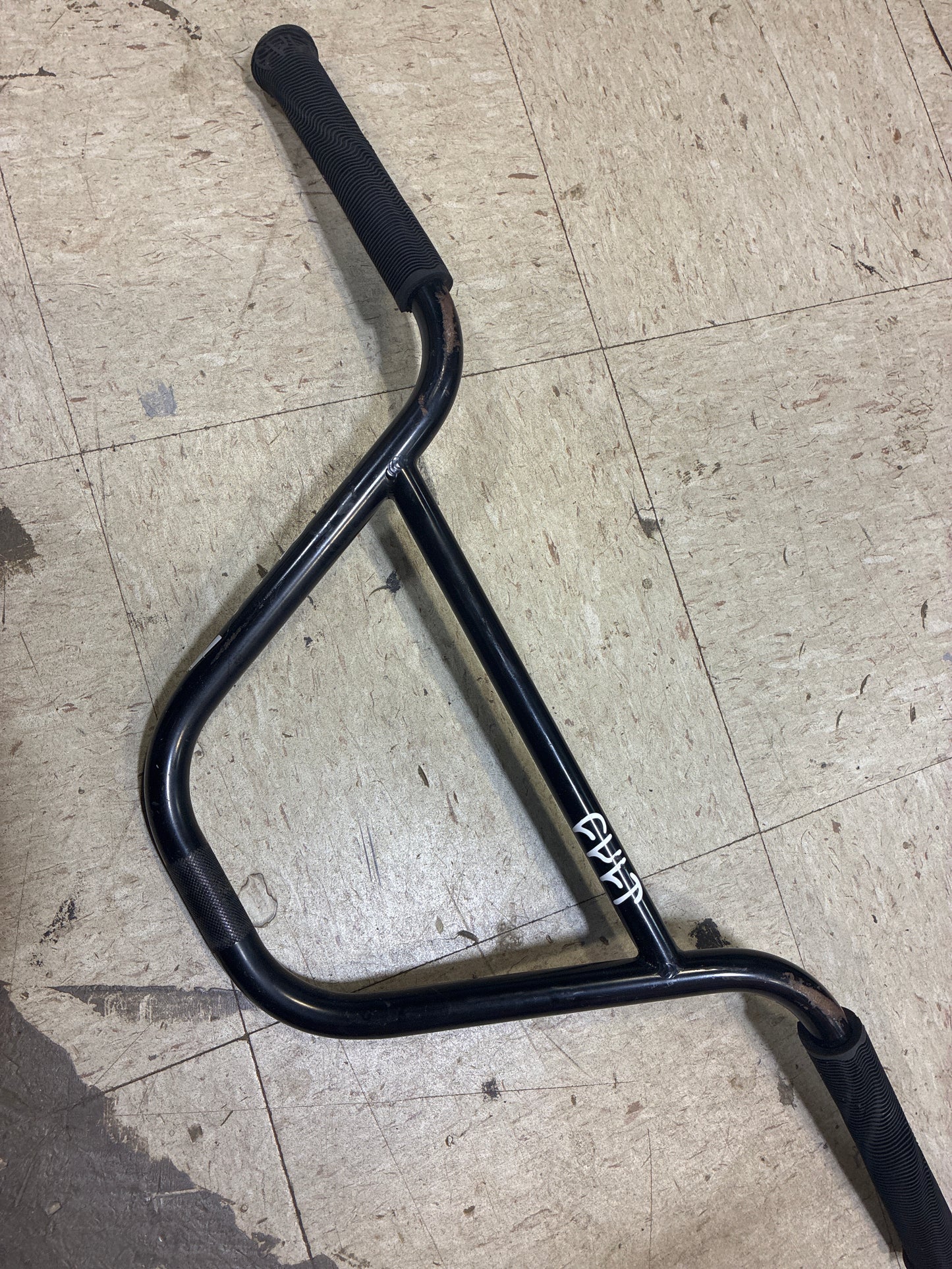 cult crew 9.6 bars w/ grips