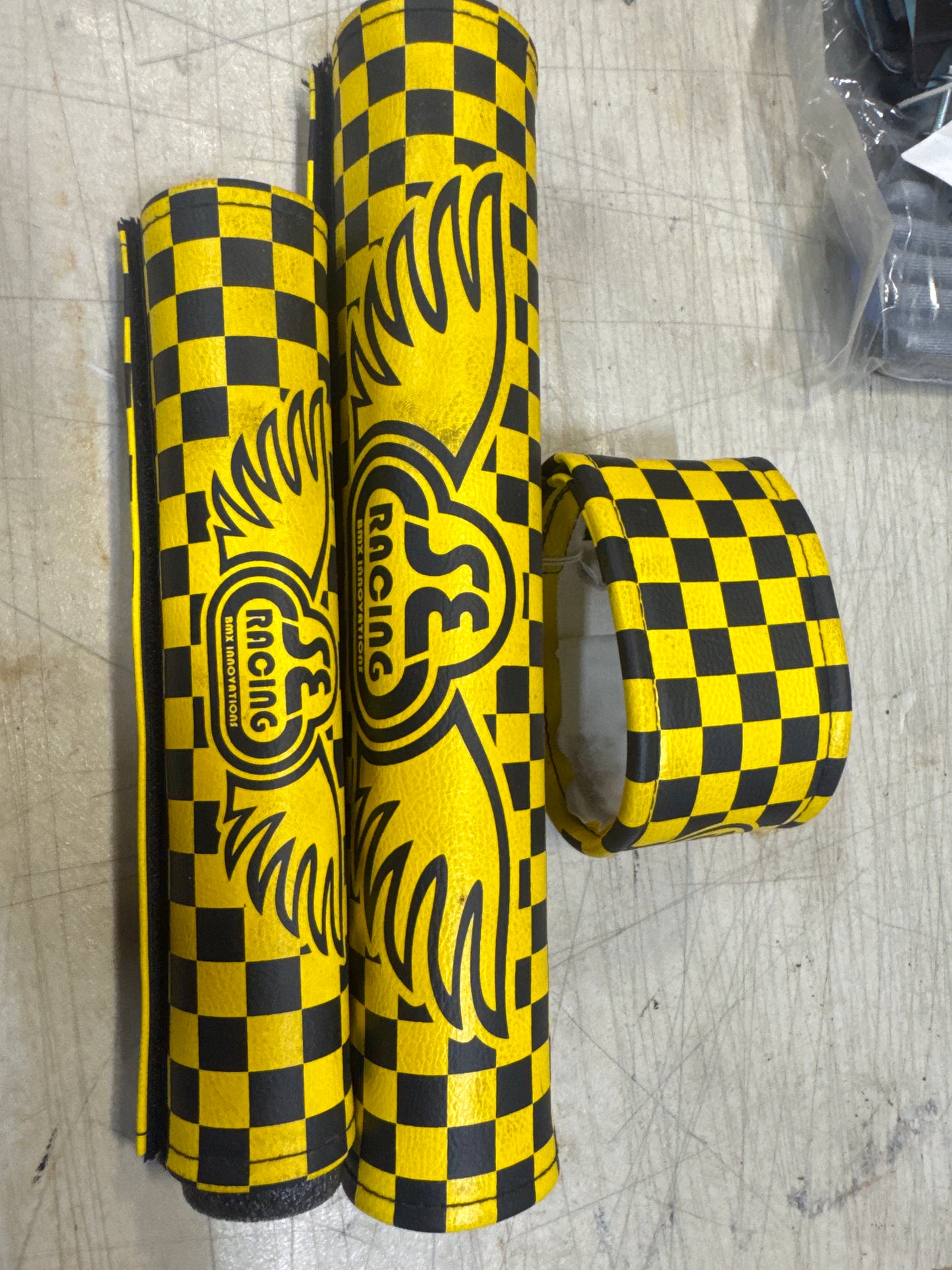 Se bikes padset yellow/black new?