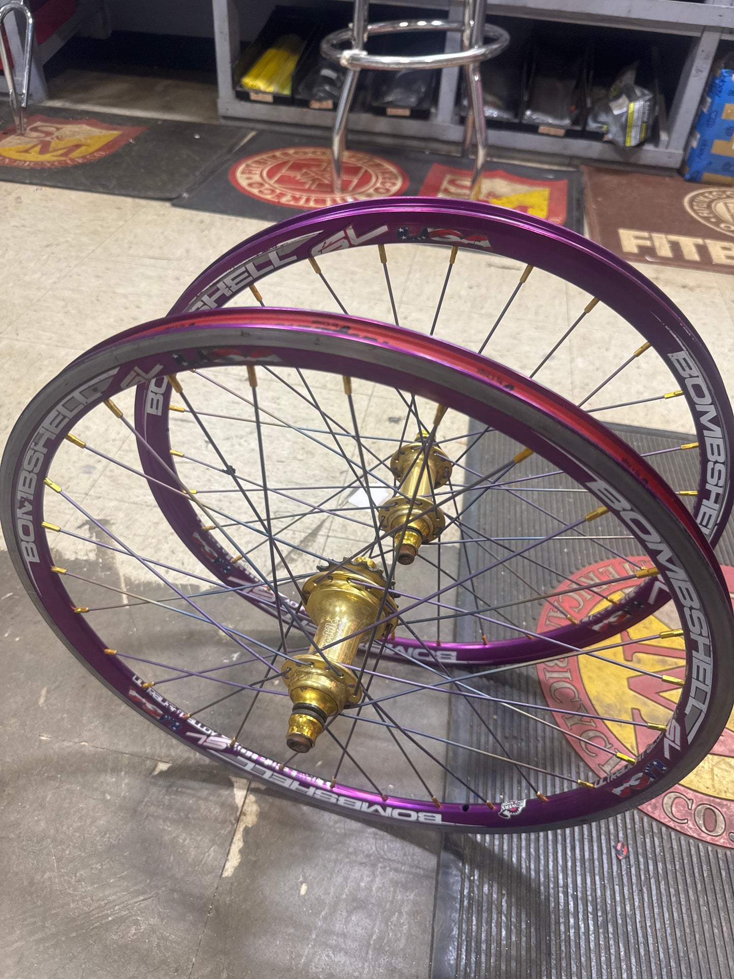 Profile elite hubs 28h x bombshell 20x11/8 wheels