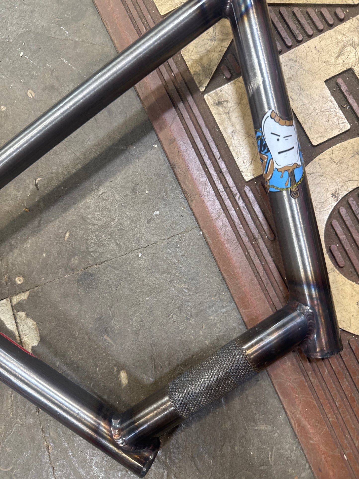 S&m fu bar clear 10” rise w/ odyssey grips