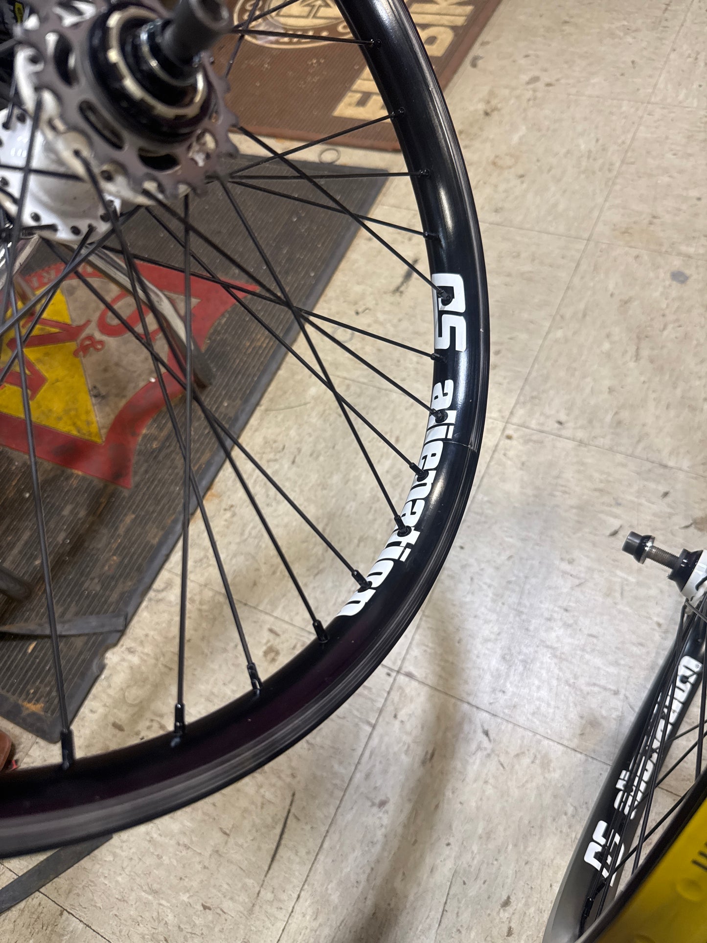 Answer holeshot x alienation os20 wheelset