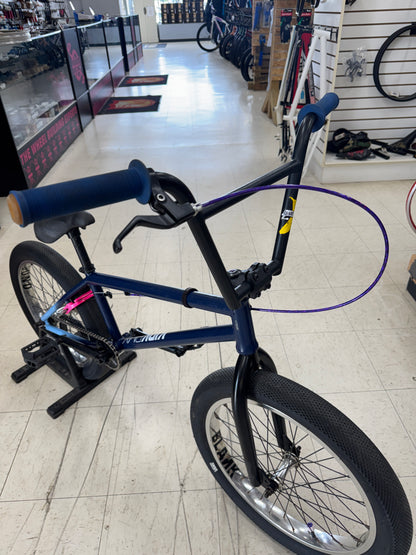 Kink launch bmx bike
