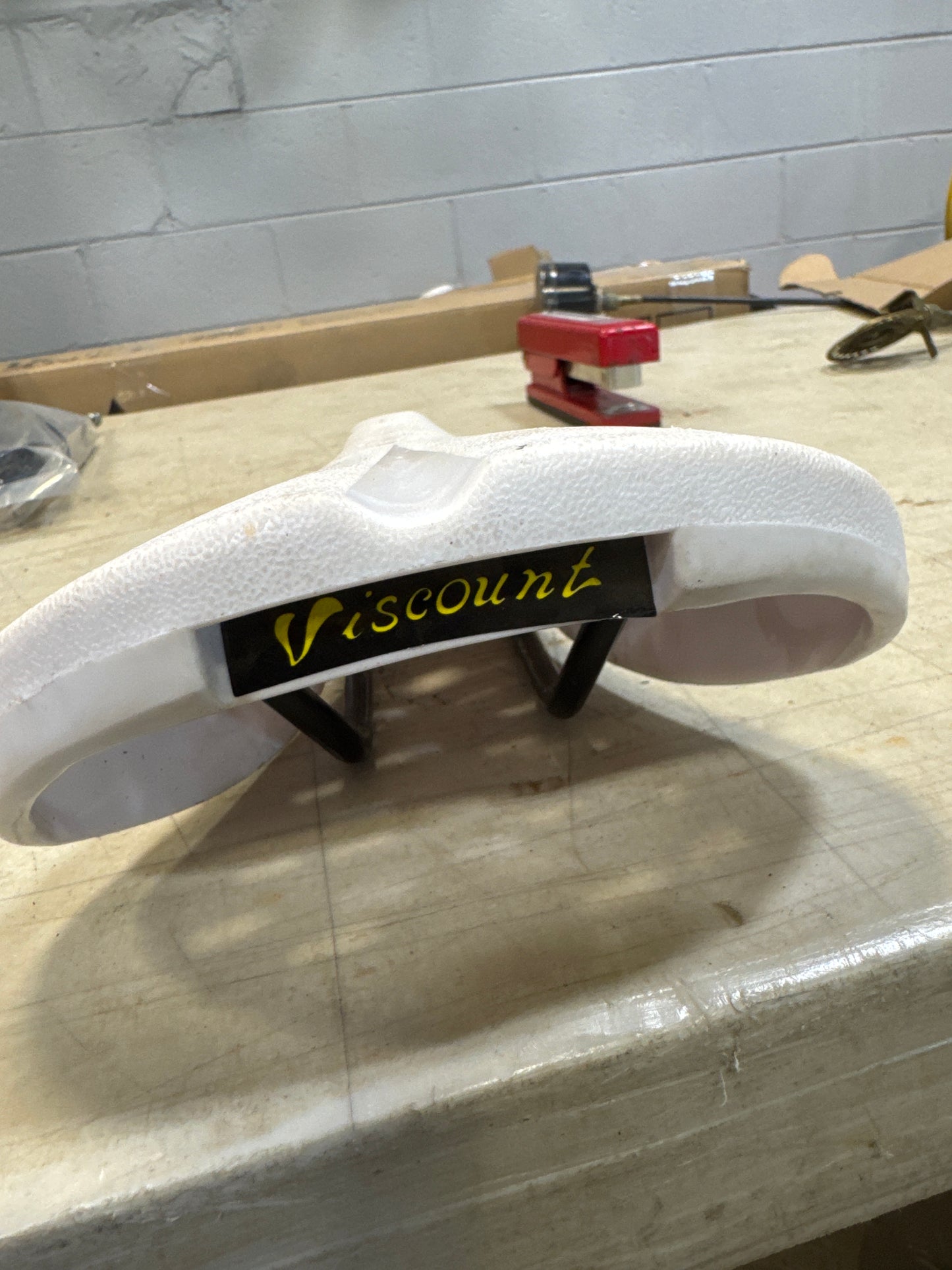 Dominator seat white