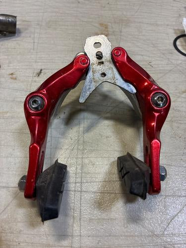 Odyssey pitbull brakes red