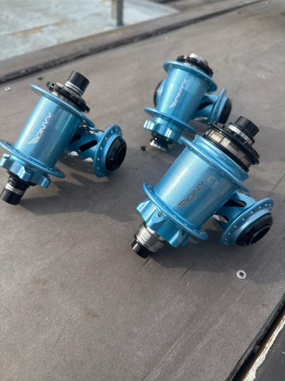Onyx Hubs Cotm snow cone blue