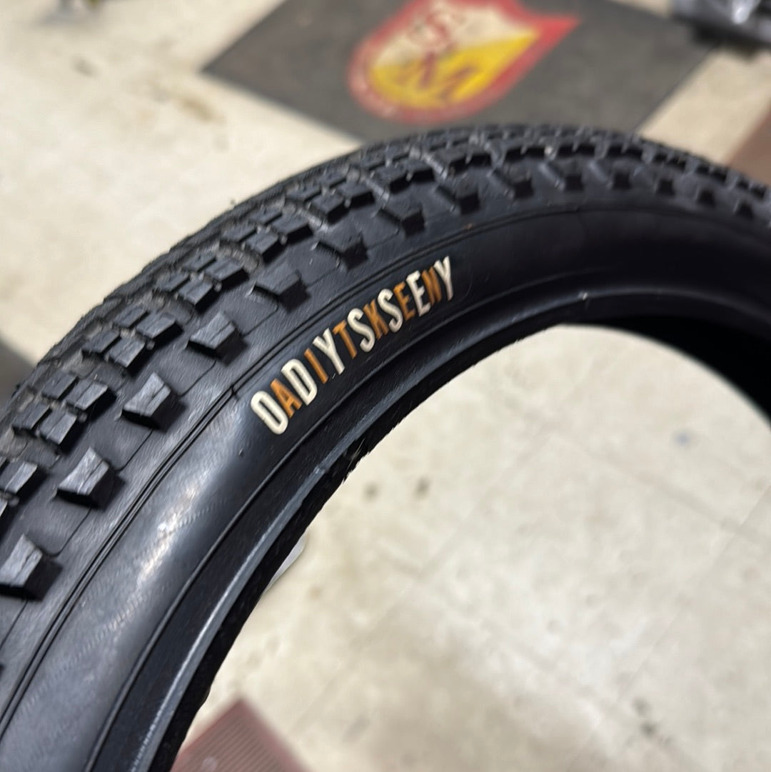Odyssey aitken tire 20x2.35 like new