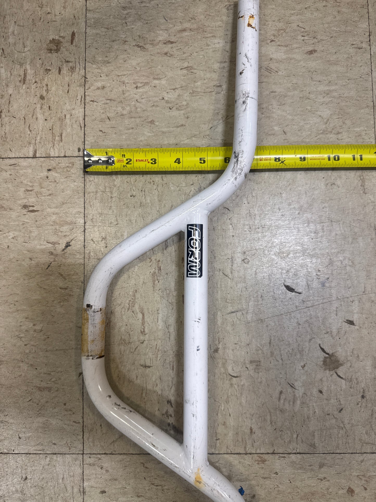 Form cruiser bars white