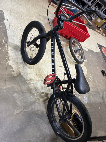 cult juvenile 18” park bike