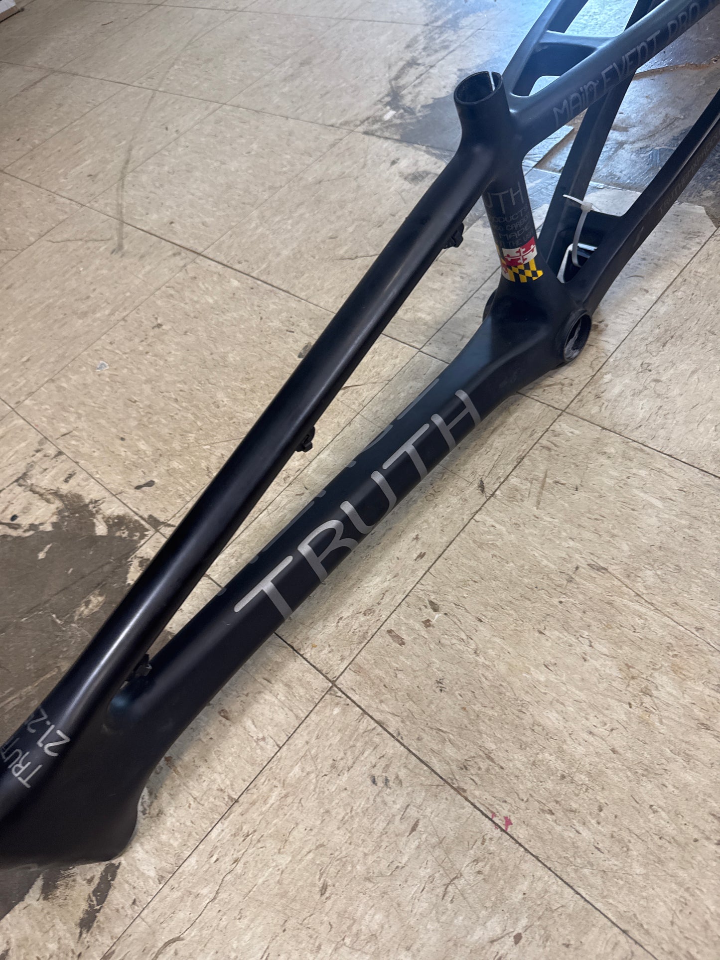 Truth pro xl 21.25 carbon frame
