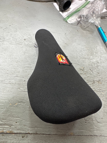 s&m pivotal seat
