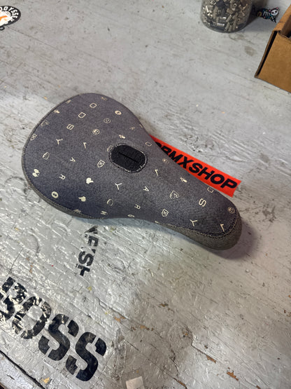 Odyssey Fat Pivotal Seat