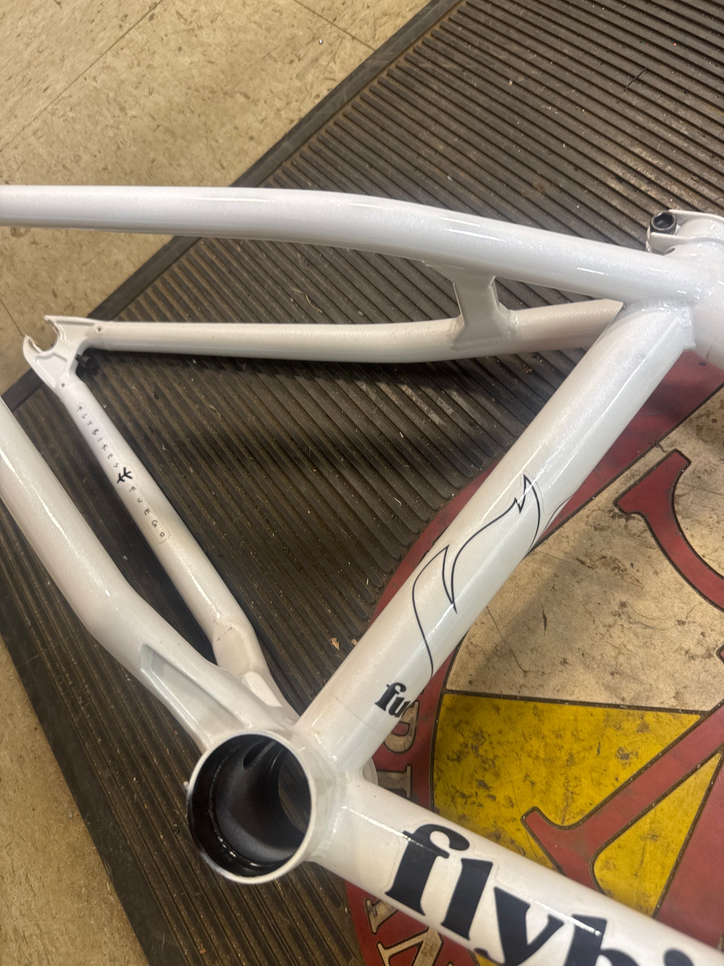 Fly fuego frame 20.6
