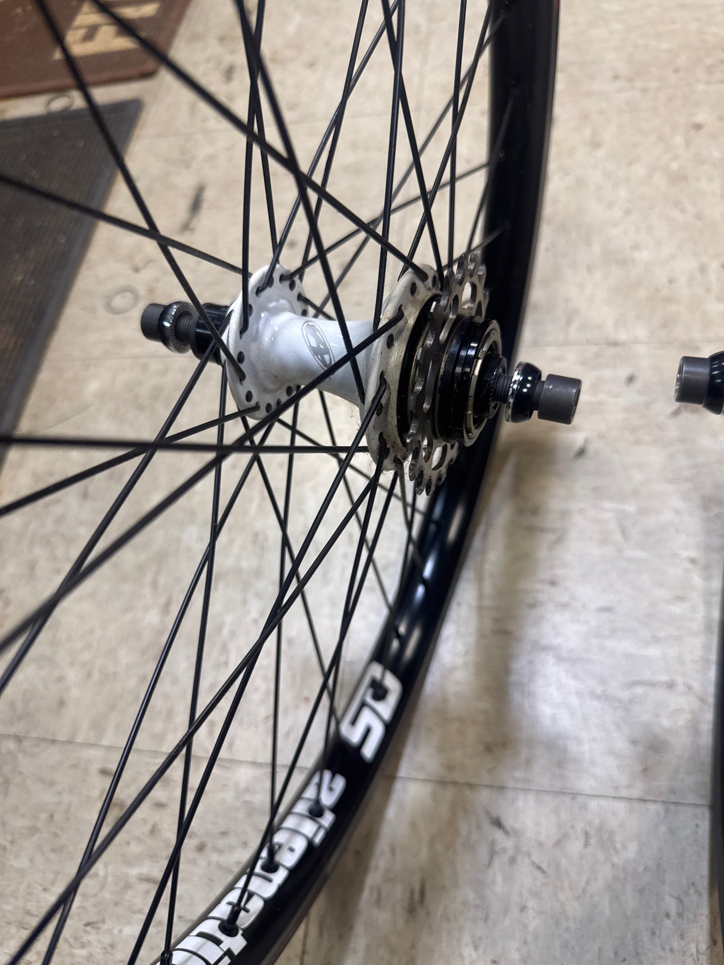 Answer holeshot x alienation os20 wheelset