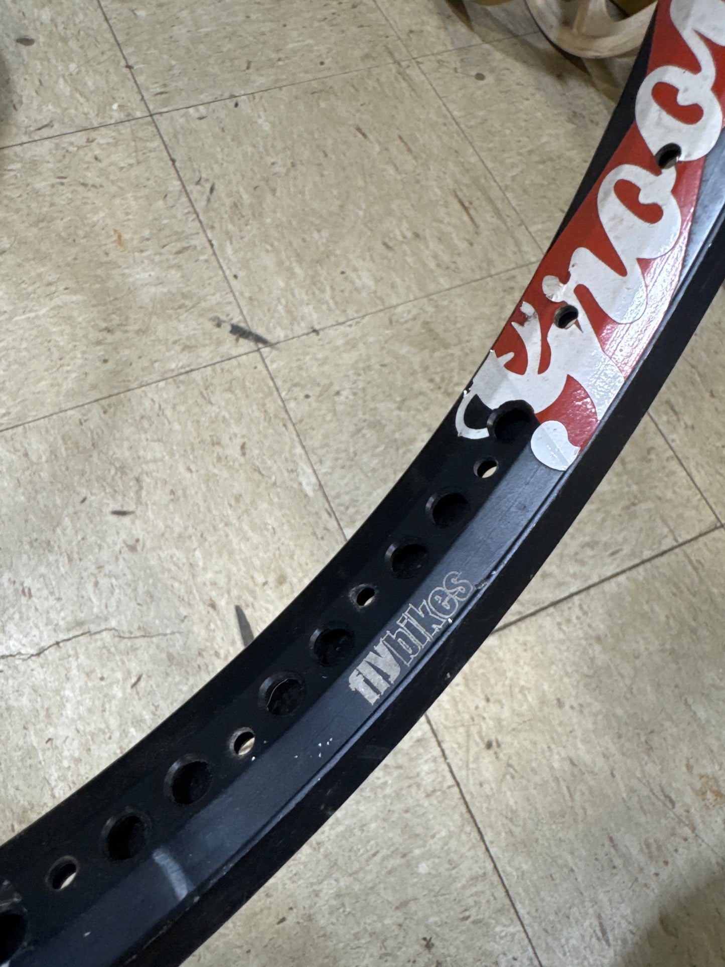Fly bikes lunar rim 20”