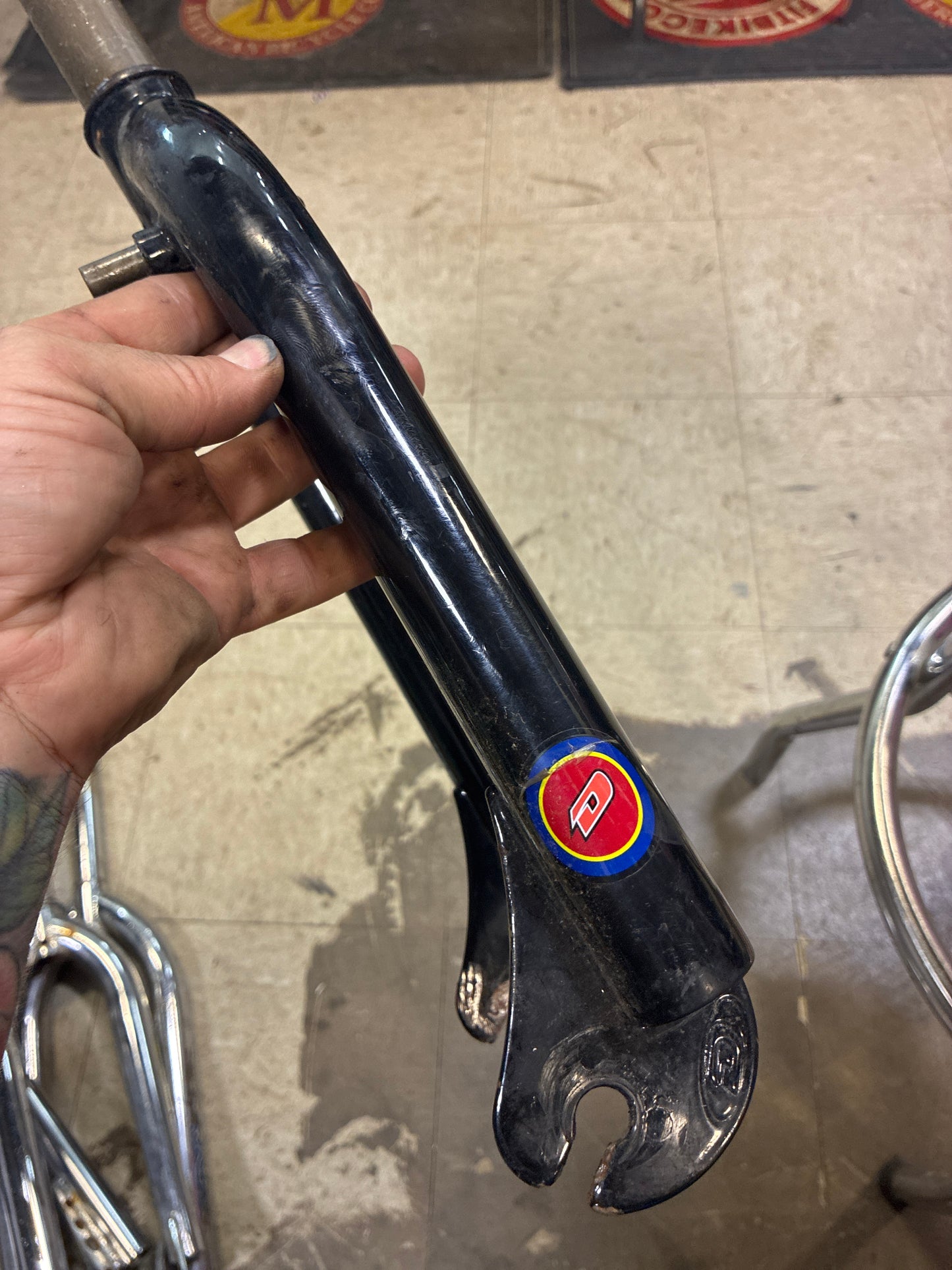 Vintage dyno black threadless fork